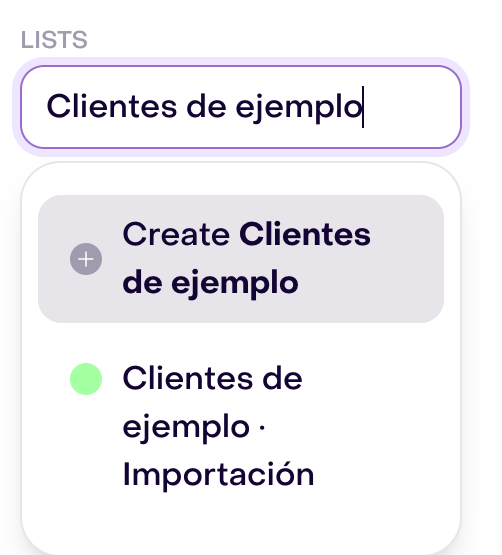 Lists property with Clientes de ejemplo typed in the search field and an existing list in the results; no option has been selected yet.